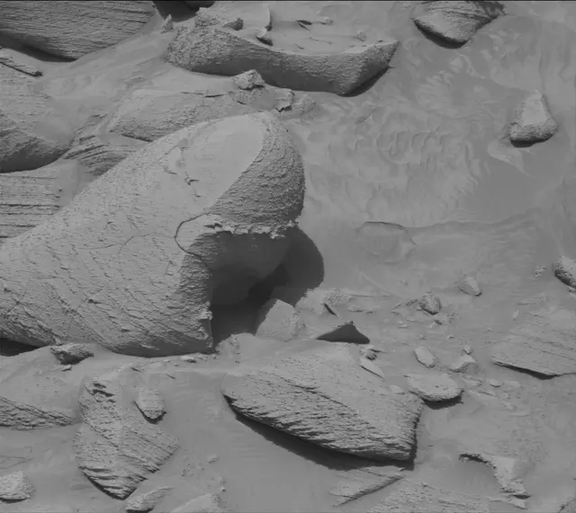 Sol 3794: Mast Camera (Mastcam)