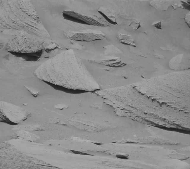 Sol 3794: Mast Camera (Mastcam)