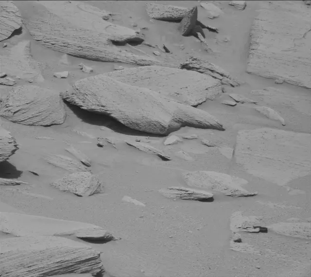 Sol 3794: Mast Camera (Mastcam)