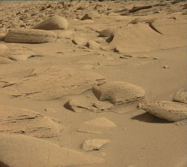 Sol 3796: Mast Camera (Mastcam)