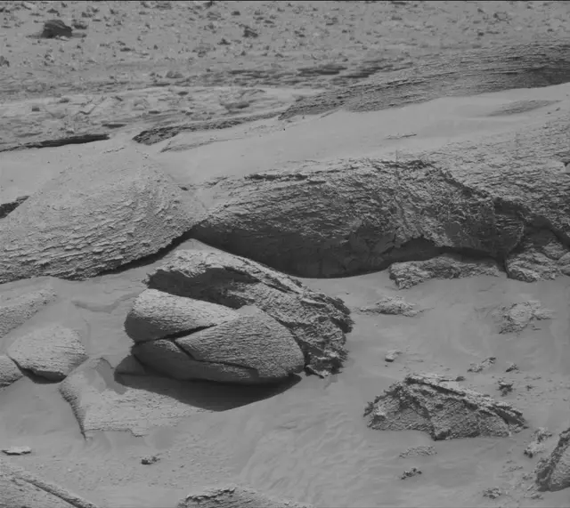 Sol 3796: Mast Camera (Mastcam)