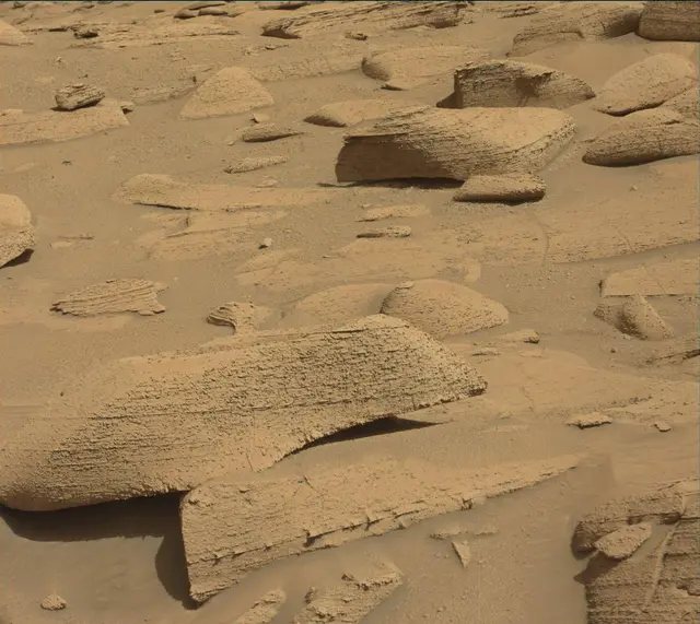 Sol 3797: Mast Camera (Mastcam)