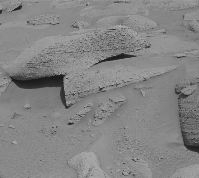 Sol 3798: Mast Camera (Mastcam)