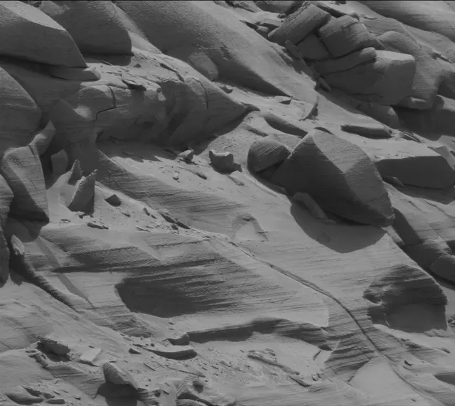 Sol 3798: Mast Camera (Mastcam)