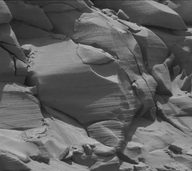 Sol 3798: Mast Camera (Mastcam)