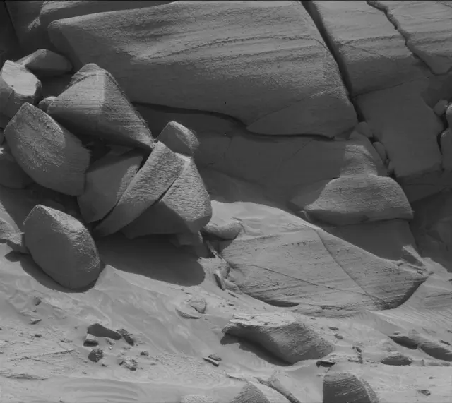 Sol 3798: Mast Camera (Mastcam)