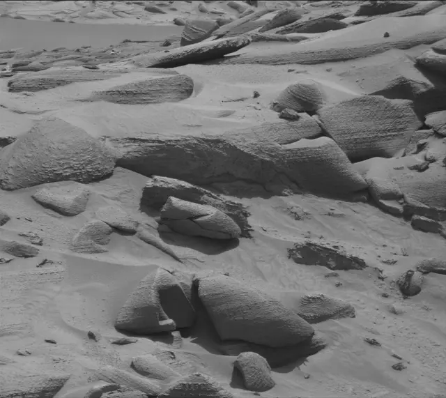 Sol 3798: Mast Camera (Mastcam)