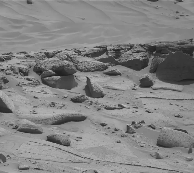 Sol 3798: Mast Camera (Mastcam)