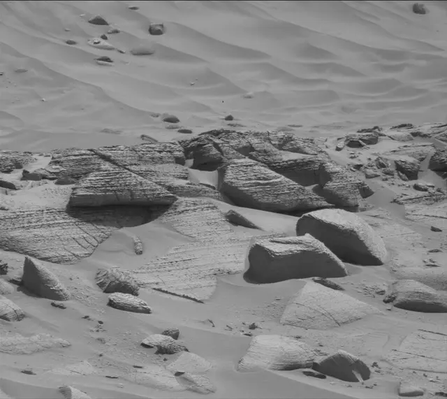 Sol 3798: Mast Camera (Mastcam)