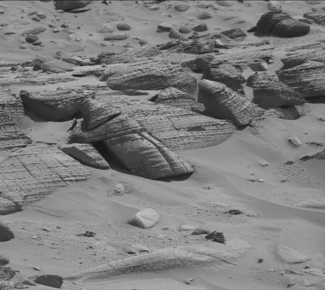 Sol 3798: Mast Camera (Mastcam)