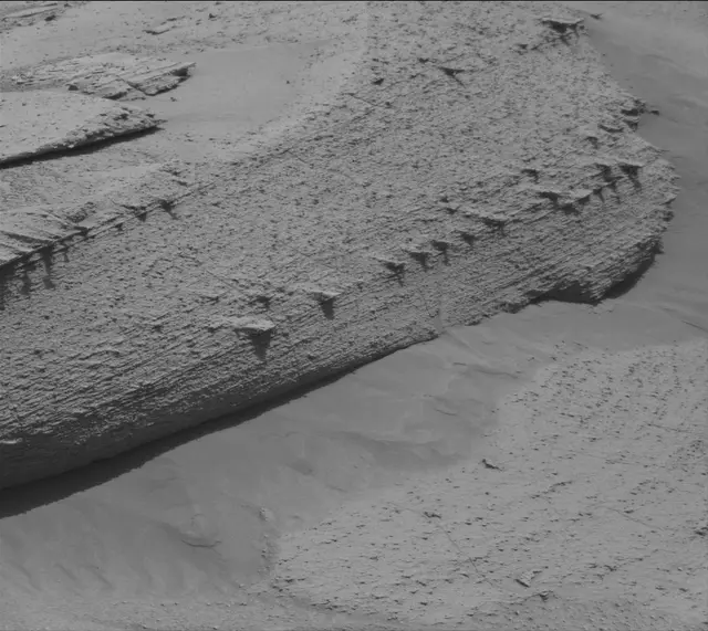 Sol 3798: Mast Camera (Mastcam)