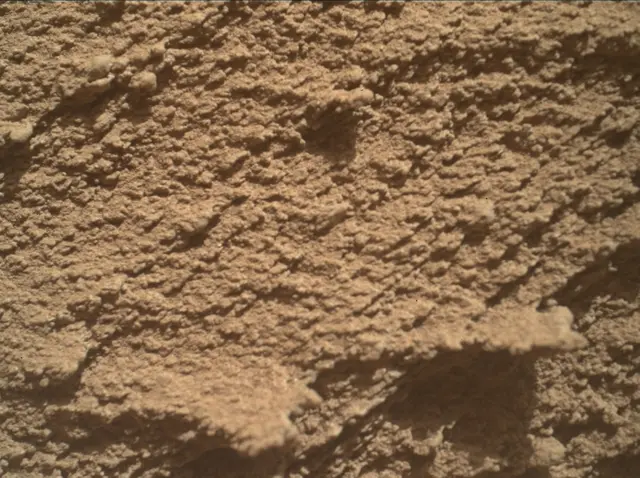 Sol 3798: Mars Hand Lens Imager (MAHLI)