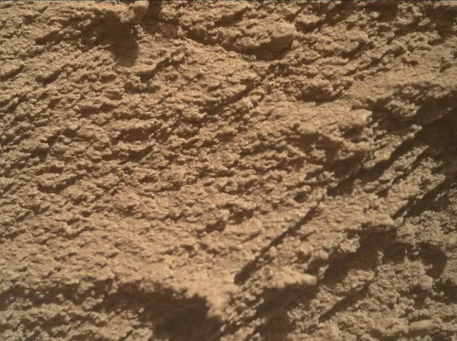 Sol 3798: Mars Hand Lens Imager (MAHLI)