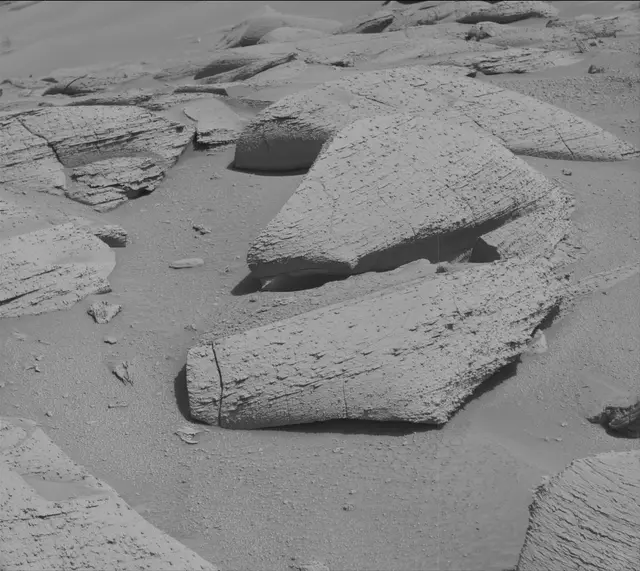Sol 3799: Mast Camera (Mastcam)
