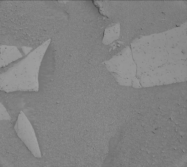 Sol 3799: Mast Camera (Mastcam)