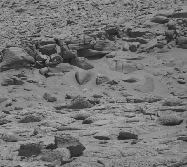 Sol 3800: Mast Camera (Mastcam)