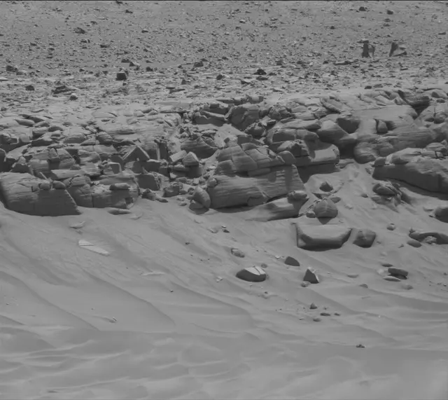 Sol 3800: Mast Camera (Mastcam)