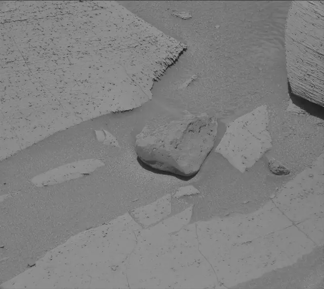 Sol 3801: Mast Camera (Mastcam)