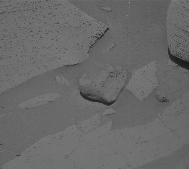 Sol 3801: Mast Camera (Mastcam)