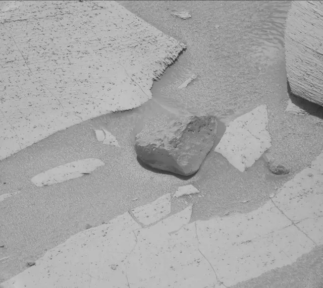 Sol 3801: Mast Camera (Mastcam)
