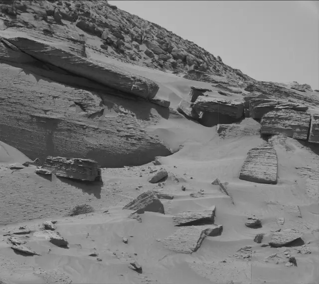 Sol 3801: Mast Camera (Mastcam)