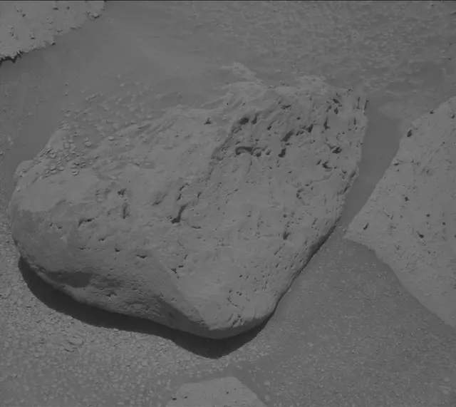 Sol 3801: Mast Camera (Mastcam)
