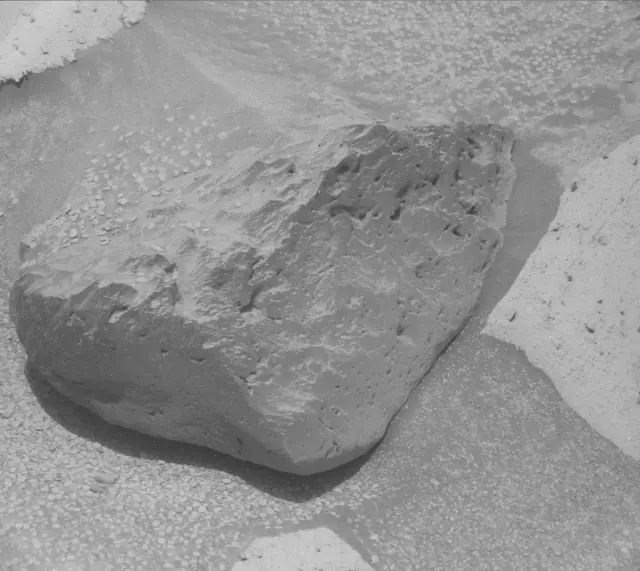 Sol 3801: Mast Camera (Mastcam)