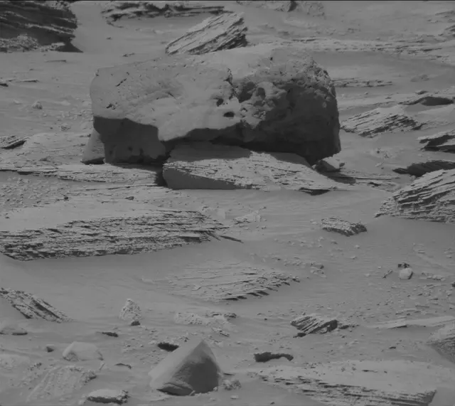 Sol 3803: Mast Camera (Mastcam)