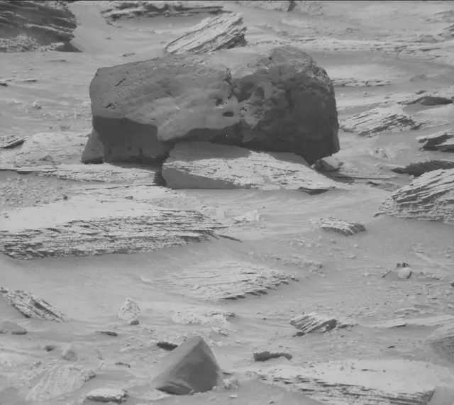 Sol 3803: Mast Camera (Mastcam)