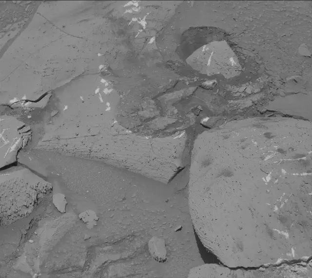 Sol 3805: Mast Camera (Mastcam)