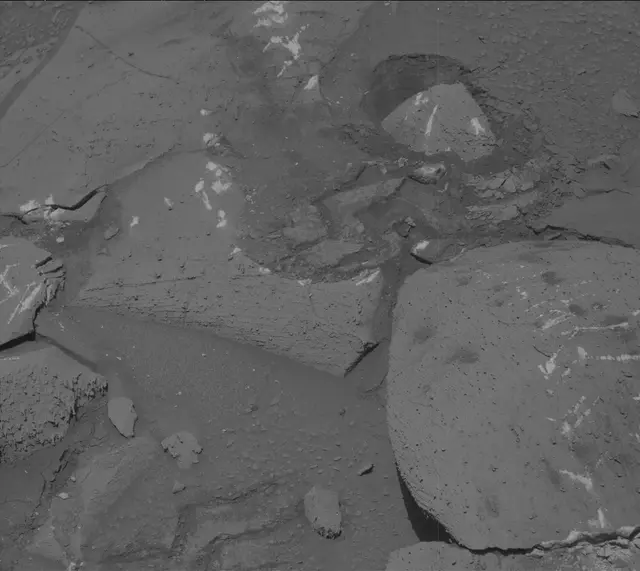 Sol 3805: Mast Camera (Mastcam)