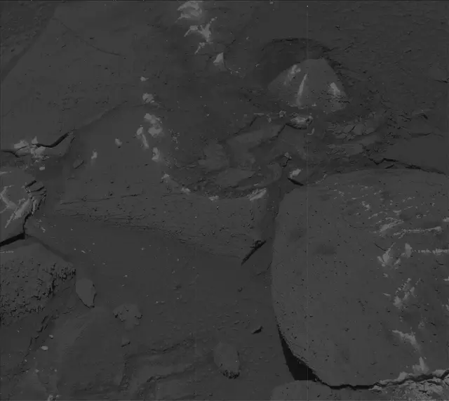 Sol 3805: Mast Camera (Mastcam)