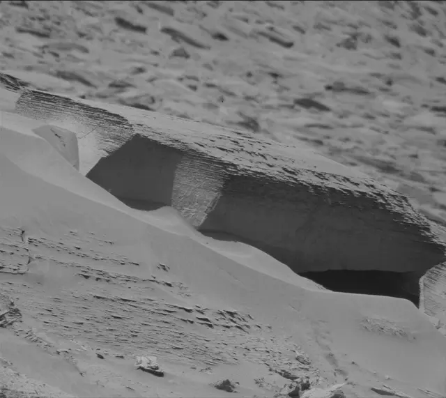 Sol 3807: Mast Camera (Mastcam)