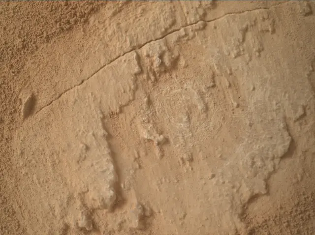Sol 3807: Mars Hand Lens Imager (MAHLI)