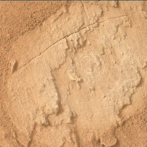 Sol 3807: Mars Hand Lens Imager (MAHLI)