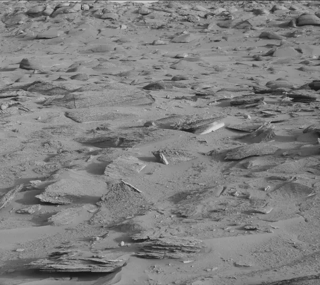 Sol 3810: Mast Camera (Mastcam)