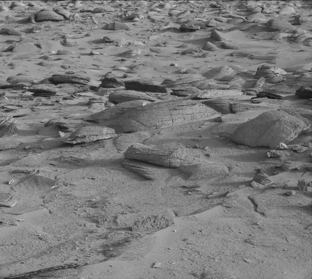 Sol 3810: Mast Camera (Mastcam)