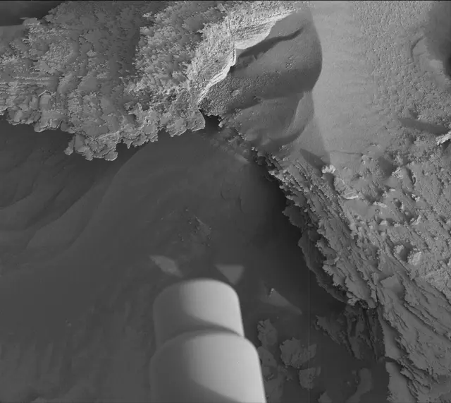 Sol 3810: Mast Camera (Mastcam)