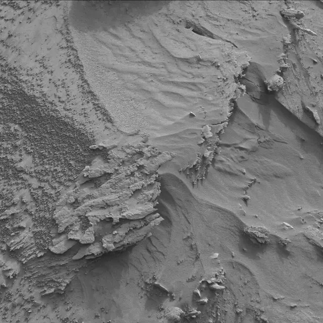 Sol 3810: Mast Camera (Mastcam)