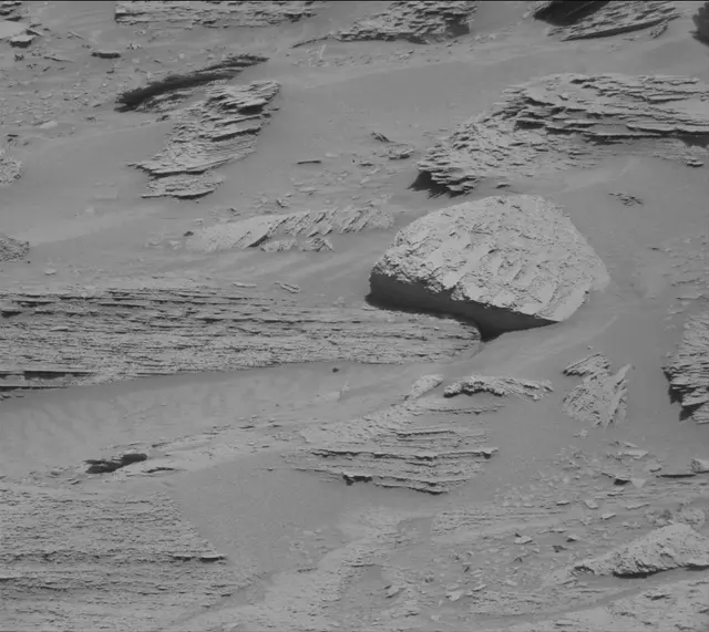 Sol 3810: Mast Camera (Mastcam)