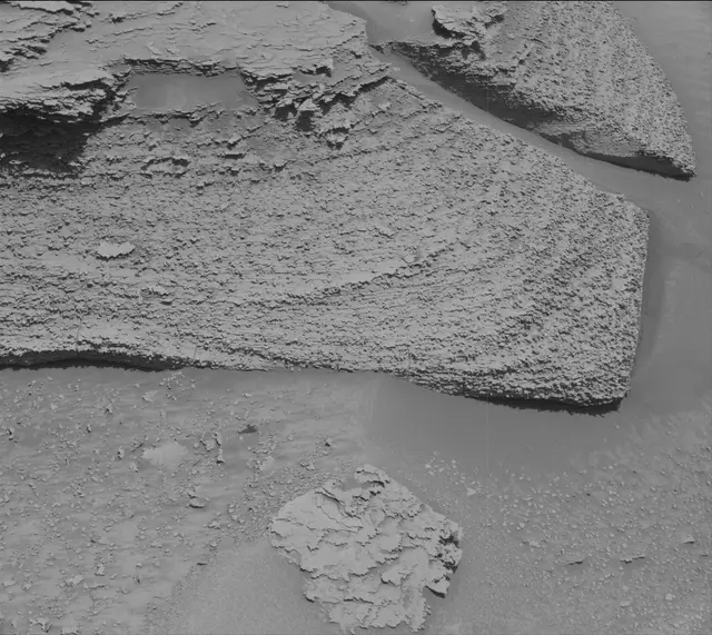Sol 3812: Mast Camera (Mastcam)