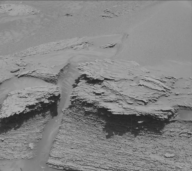 Sol 3812: Mast Camera (Mastcam)