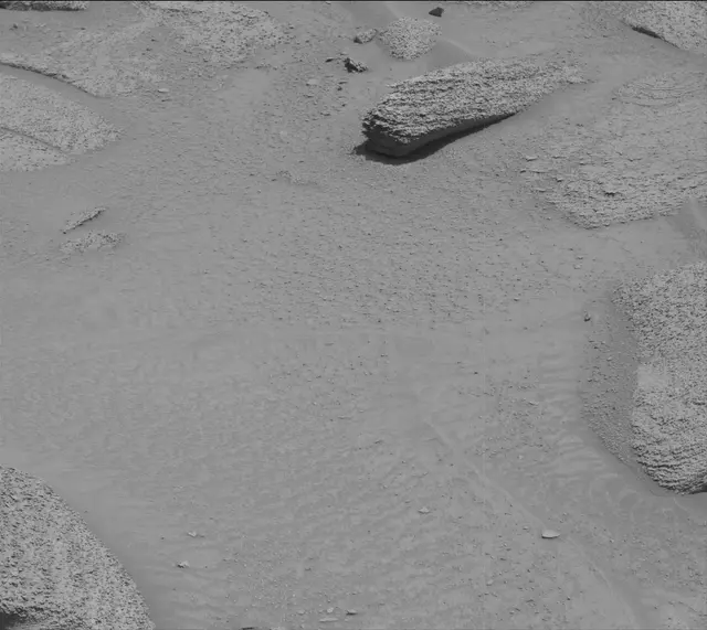 Sol 3812: Mast Camera (Mastcam)
