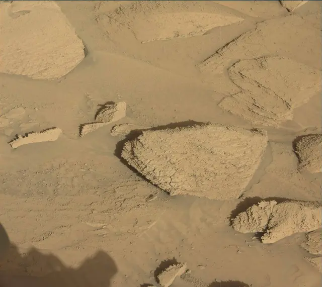Sol 3812: Mast Camera (Mastcam)