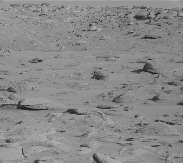 Sol 3812: Mast Camera (Mastcam)
