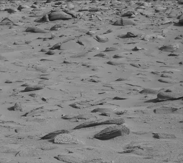 Sol 3812: Mast Camera (Mastcam)