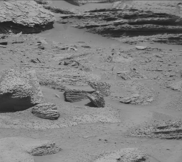 Sol 3812: Mast Camera (Mastcam)