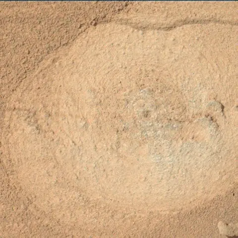 Sol 3812: Mars Hand Lens Imager (MAHLI)