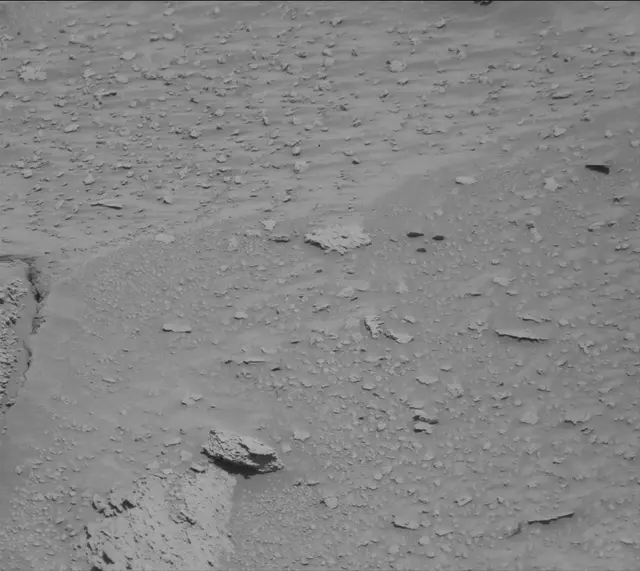 Sol 3814: Mast Camera (Mastcam)