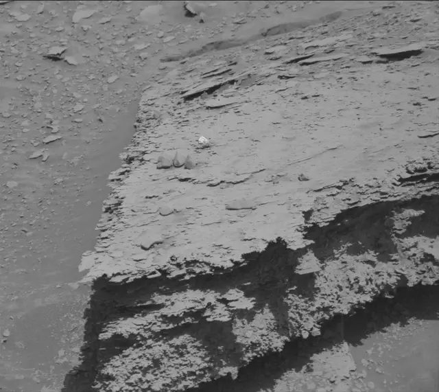 Sol 3814: Mast Camera (Mastcam)